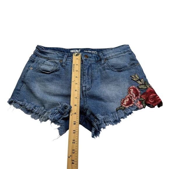 Mossimo Denim High Rise Short Super Stretch Embroidered Roses Raw Hem Sz 6/28 - Picture 5 of 11